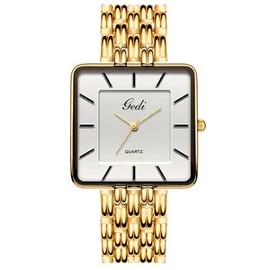 Reloj de cuarzo cuadrado dorado para mujer con correa de acero de eslabones para uso diario.
