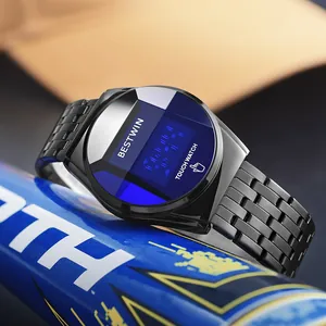 Montre tactile LED noire pour homme avec cadran circulaire et bracelet en métal chic.