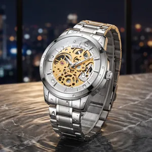 Élégante montre à quartz pour hommes de style squelette avec bracelet en acier inoxydable argenté.