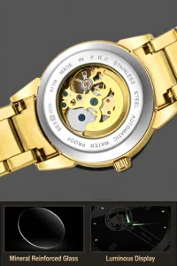 Vue détaillée macro du dos de la montre automatique squelette et affichage lumineux