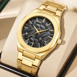Montre à quartz Bestwin pour hommes dorée avec cadran noir à motif de feuilles et acier