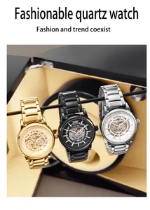 Vue détaillée de trois montres automatiques squelettes de luxe dans une boîte de présentation
