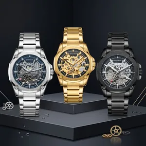 Detalle de cerca de los relojes automáticos esqueleto Bestwin en tres acabados metálicos