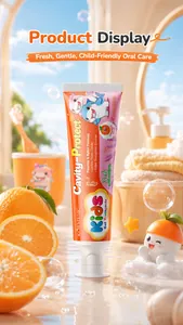 Vista detallada de la pasta de dientes infantil KORMESIC de naranja en baño soleado
