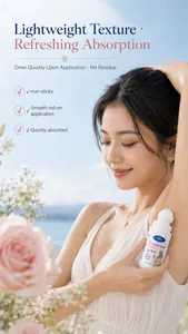 Dettaglio del deodorante roll-on floreale KORMESIC applicato all'aperto da una modella