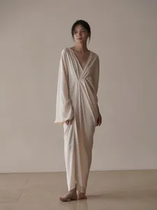 Elegante Franse stijl V-hals acetaat maxi-jurk met gedrapeerde voordetails