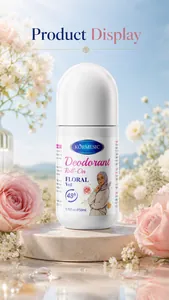 Primo piano del deodorante roll-on floreale KORMESIC in ambiente naturale.