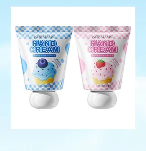 Detailansicht der KORMESIC Fruchteis-Handcreme in den Sorten Blaubeere und Erdbeere