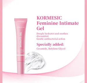 Détail du gel intime féminin KORMESIC montrant la texture du gel et les ingrédients clés.