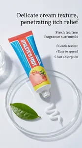 Vue macro de la texture de la crème pour les pieds KORMESIC avec feuille de théier