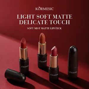 Rossetti opachi KORMESIC professionali in eleganti tubetti neri e dorati per trucco labbra