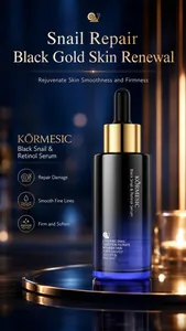 Nahaufnahme einer hochwertigen Glaspipettenflasche für Gesichtsserum mit Retinol