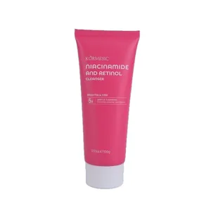 Kormesic Niacinamide και Retinol καθαριστικό προσώπου σε σωληνάριο σε λευκό φόντο