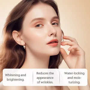 Moisturizing facial serum capsules for whitening, brightening and anti-wrinkle care.