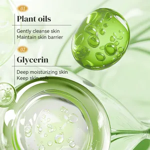 Fotografía macro de aceites vegetales verdes y glicerina para jabón hidratante