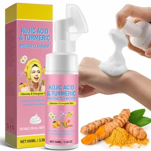 Detail des schäumenden Turmeric Mousse Cleansers mit reichhaltiger Textur