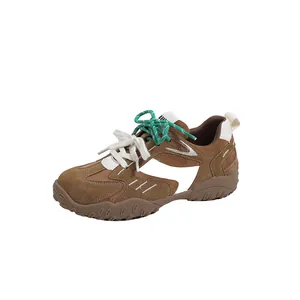 Zapatillas GAT de ante marrón retro para mujer con suela gruesa y cordones verdes