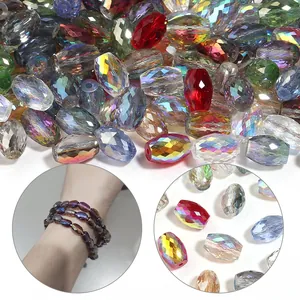 Macro di perle di cristallo cangianti sfaccettate e vetrina di braccialetti DIY