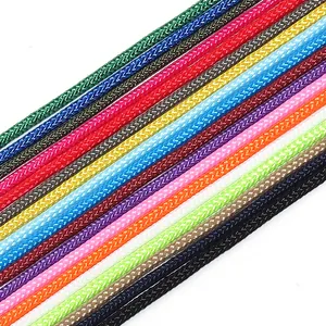 Vue détaillée de paracordes en polyester tressées multicolores pour le bricolage DIY
