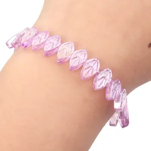 Perle di cristallo viola a forma di foglia per gioielli fai-da-te su polso del modello