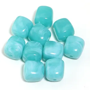Cuentas cuadradas de acrílico con efecto mármol azul y blanco para joyería artesanal