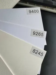 Primer plano de paspartú texturizado de 1mm para marcos en tonos blanco y crema.