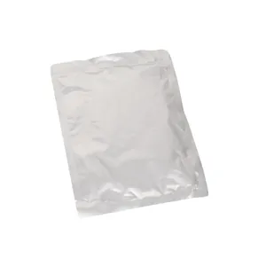 Gros plan d'un sac en aluminium scellé contenant de la pâte à empreinte bébé
