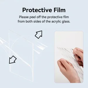 Detalle de placa acrílica transparente con instrucciones para retirar el film protector