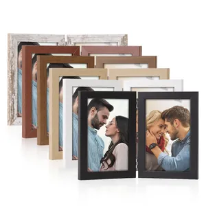 Colección de marcos de fotos vintage plegables en varios acabados de madera