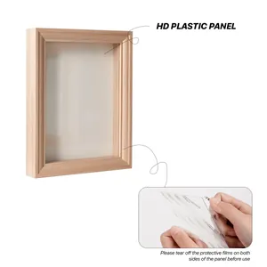 Vista detallada de un marco de madera profundo con panel de plástico HD y película protectora