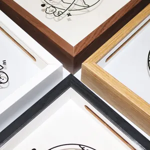 Primer plano de los detalles de las esquinas de cajas de recuerdos en cuatro tonos.