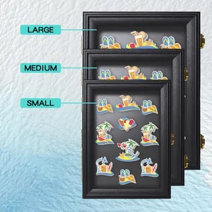 Tre dimensioni di cornici magnetiche nere per calamite da frigo e spille da collezione.
