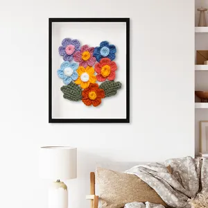 Cadre photo carré noir moderne avec des fleurs au crochet colorées faites à la main