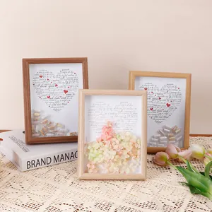 Set di 3 cornici in legno con fiori stabilizzati e decorazioni d'amore multilingue