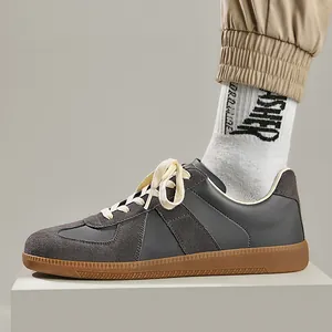 Sneakers retrò German Army Trainers grigio scuro minimaliste con suola in gomma gomma