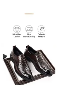Primo piano che mostra i raffinati dettagli brogue sulle scarpe eleganti da uomo