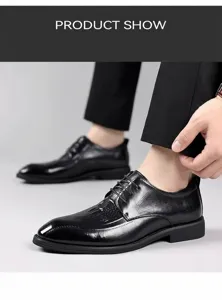 Primo piano dettagliato di scarpe brogue in pelle nera con dettagli di incisione