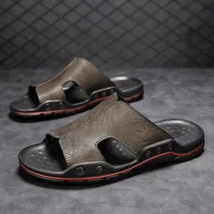 Heren Zomer Trendy Microvezel Lederen Slides Antislip Geurwerende Outdoor Casual Slippers Met Metalen Klinknagels En Rode Lijnzool