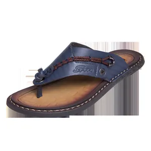 Tongs d'extérieur pour hommes avec lanières en cuir bleu marine et design Sport chic
