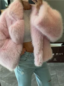 Luxuriöse rosa Kunstpelzjacke für den Winter, stilvoller kurzer flauschiger Mantel