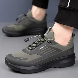 Scarpe da trekking all'aperto antiscivolo e leggere per uomo in colore verde oliva