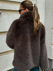 Eleganter mittellanger brauner Kunstpelzmantel mit sehr realistischer Fuchs-Optik für Damen