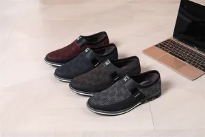 Klassische Herren-Loafer im britischen Stil, erhältlich in vier verschiedenen Farben