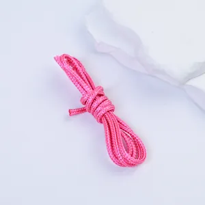 Nahaufnahme der 2,5 mm rosafarbenen koreanischen Wachskordel für DIY-Schmuck