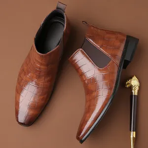 Stivaletti Chelsea premium da uomo marroni con trama a coccodrillo e punta quadrata elegante