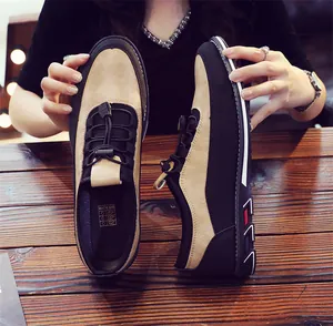 Detail of men's two-tone breathable loafers with elastic laces and non-slip sole