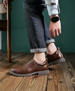 Retro braune Herren Derby-Schuhe aus Leder mit robuster Profilsohle für den Alltag