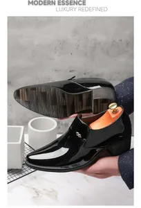 Détail des chaussures Cuban en cuir verni noir brillant avec bout pointu et talon haut