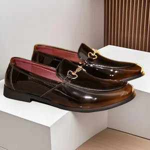 Herren Britischer Stil Lackleder Loafer Mit Metall Trense Detail Atmungsaktiv Slip On Business Hochzeit Party Mode Schuhe