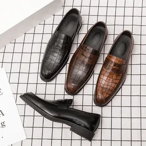 Mocassins vintage pour hommes avec cuir gaufré crocodile en plusieurs coloris élégants